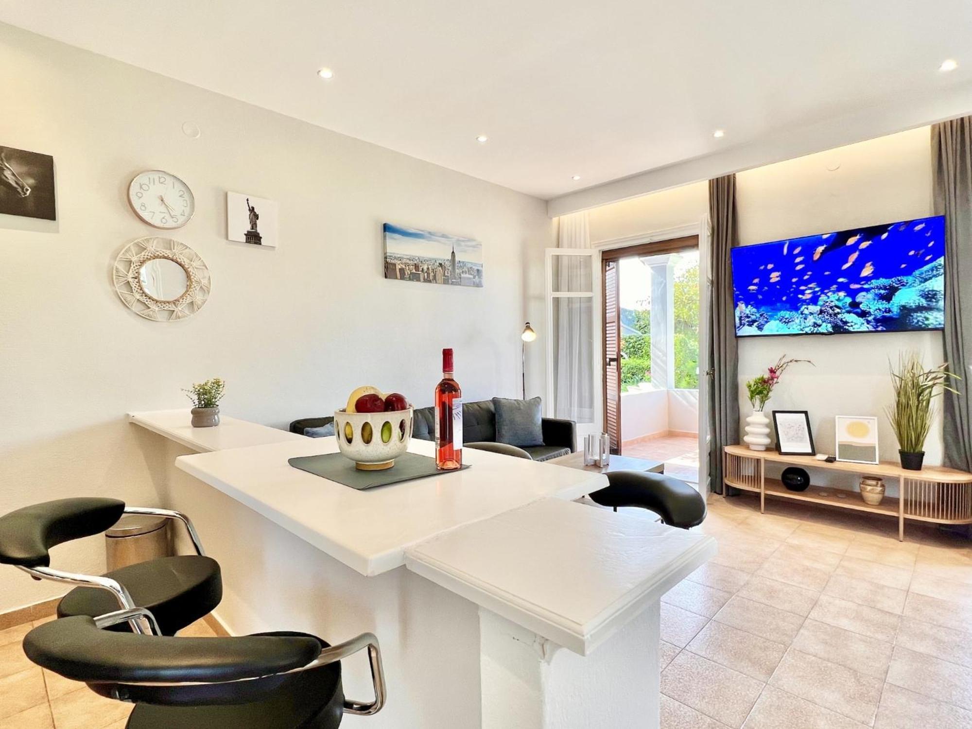 Beachfront Gardenmare By Dadovillas *
