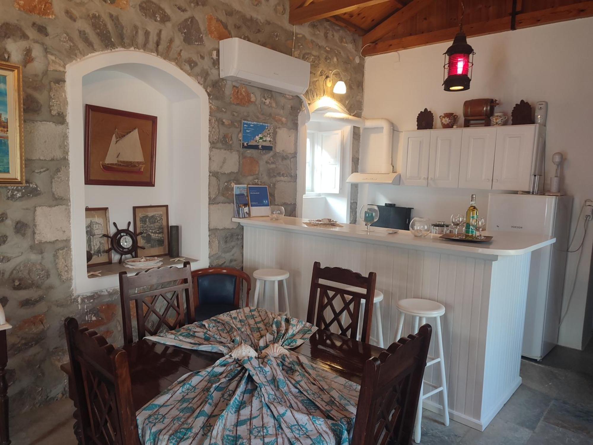 Mandraki Hydra (Saronic Islands)