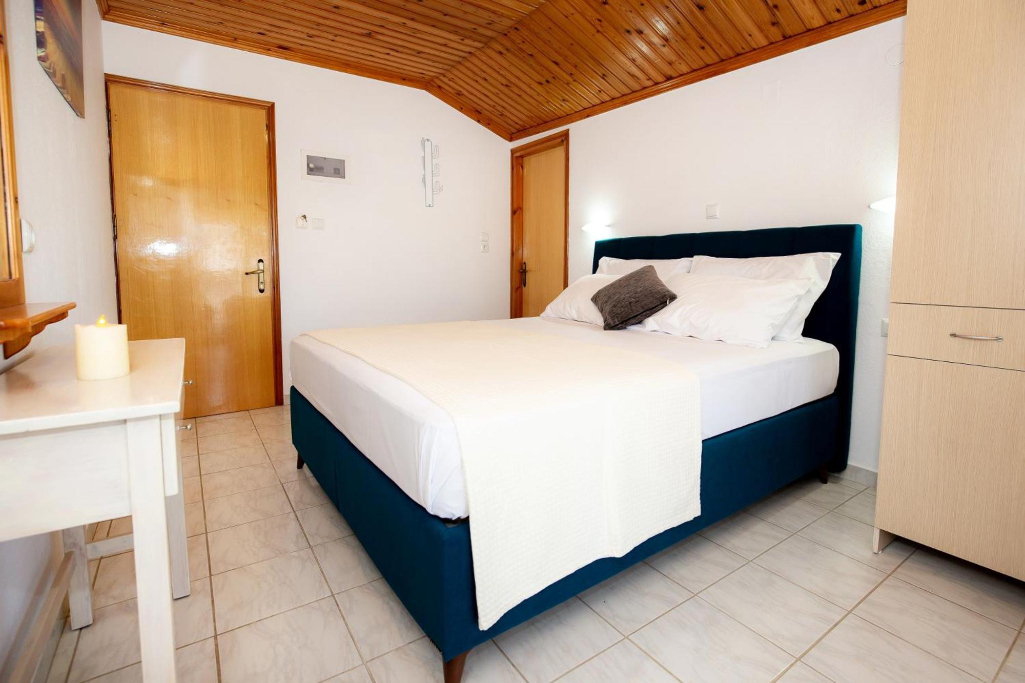Kalogeraki Apartment Potos