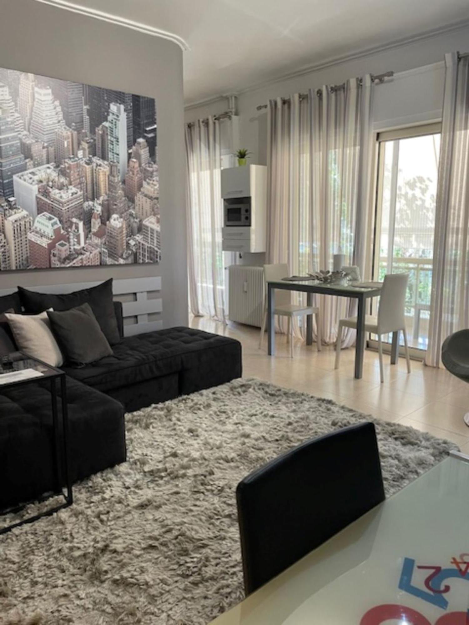 Urban Apartment *