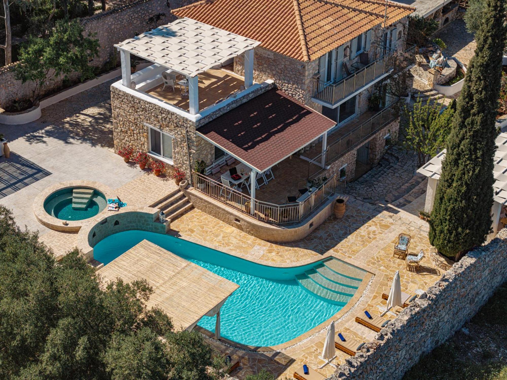 Villa Louiza - Luxury Stone