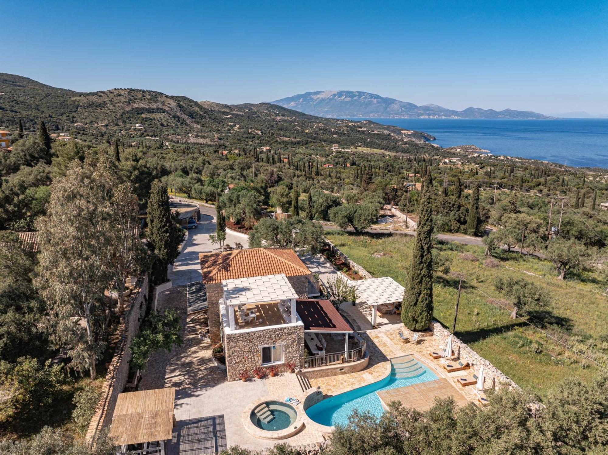 Louiza - Luxury Stone Villa *
