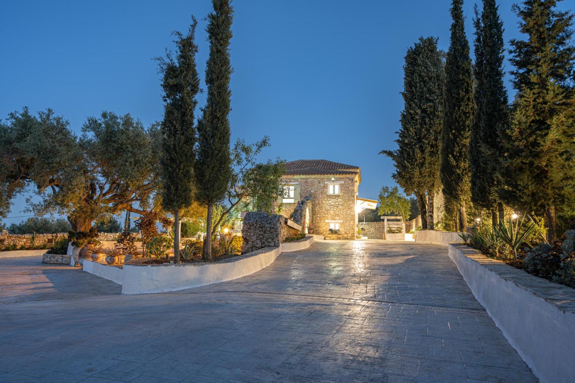 Villa Louiza - Luxury Stone