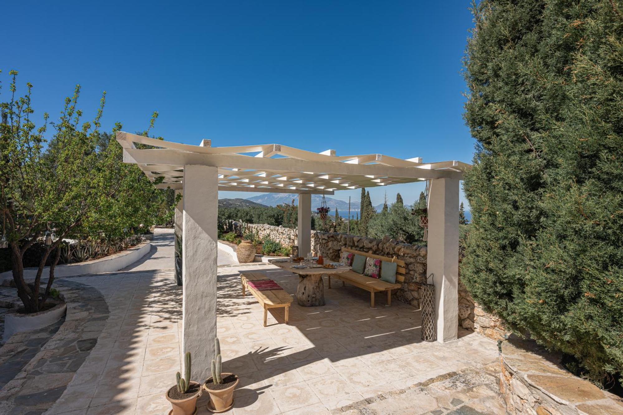 Louiza - Luxury Stone