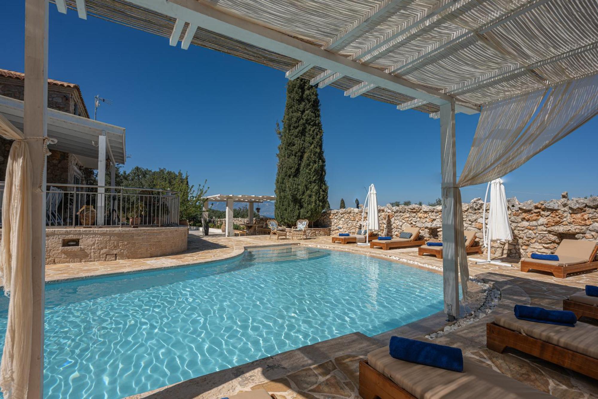 Louiza - Luxury Stone *