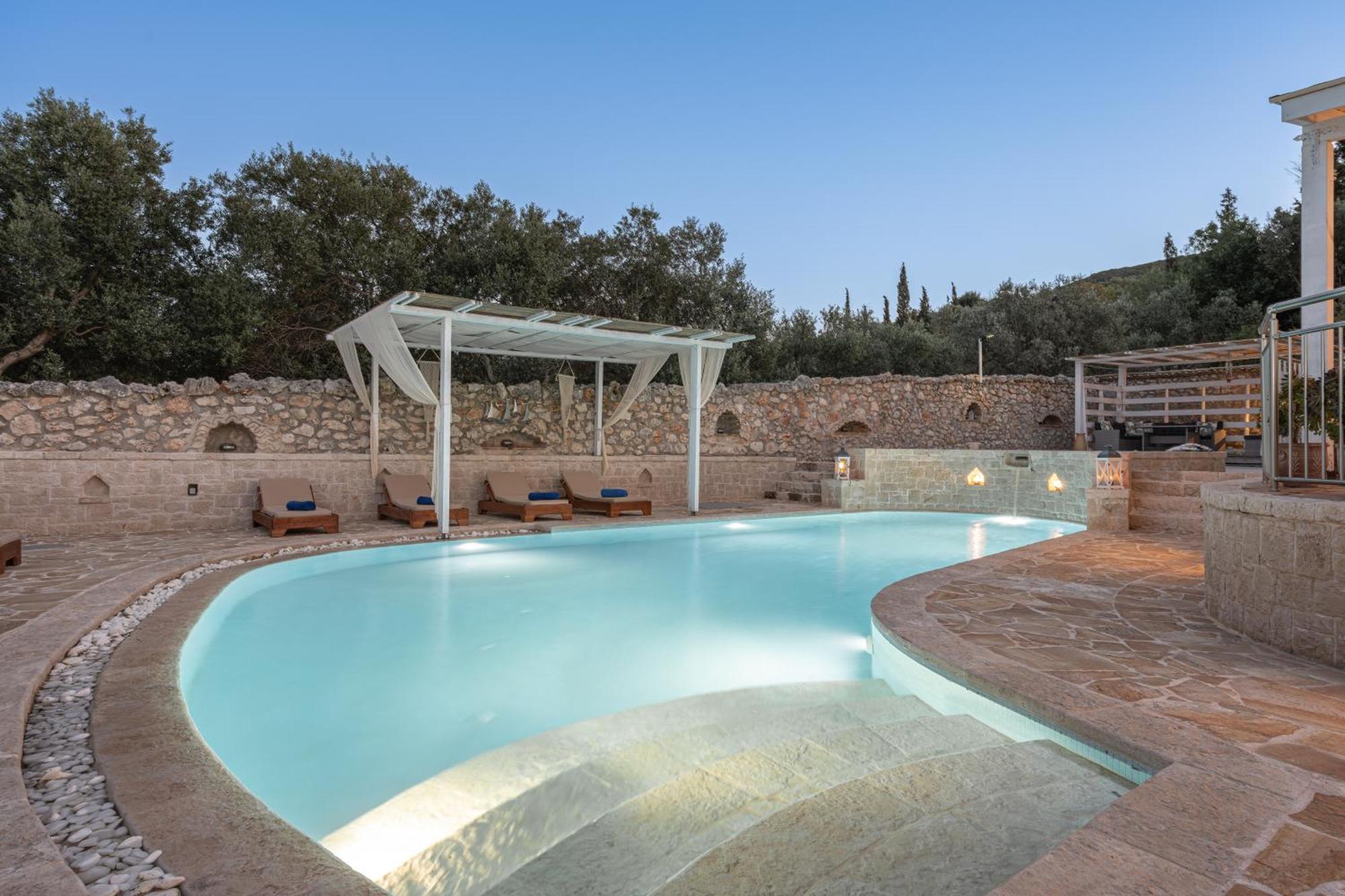 Louiza - Luxury Stone Villa Volimes