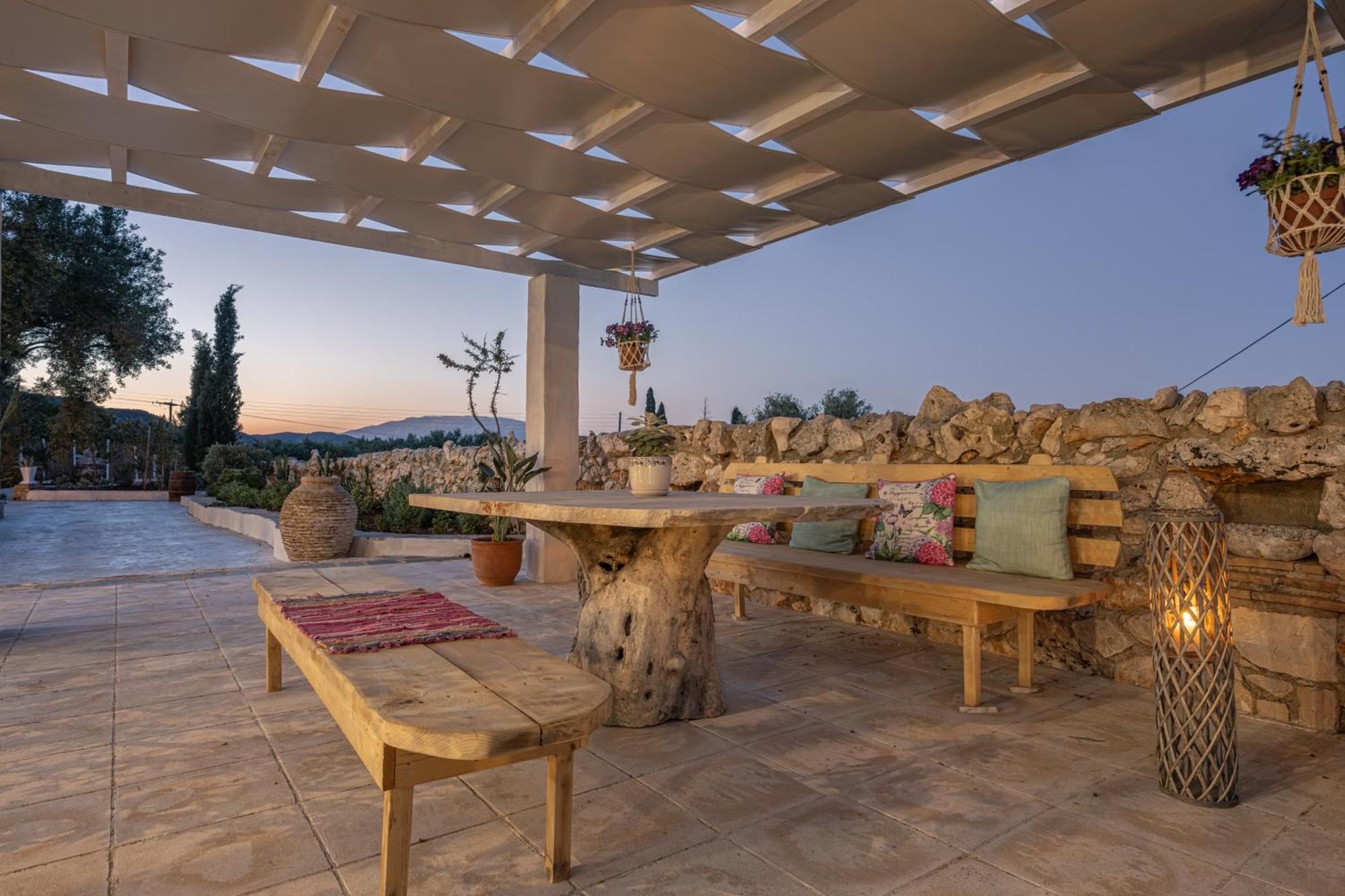 Louiza - Luxury Stone Volimes