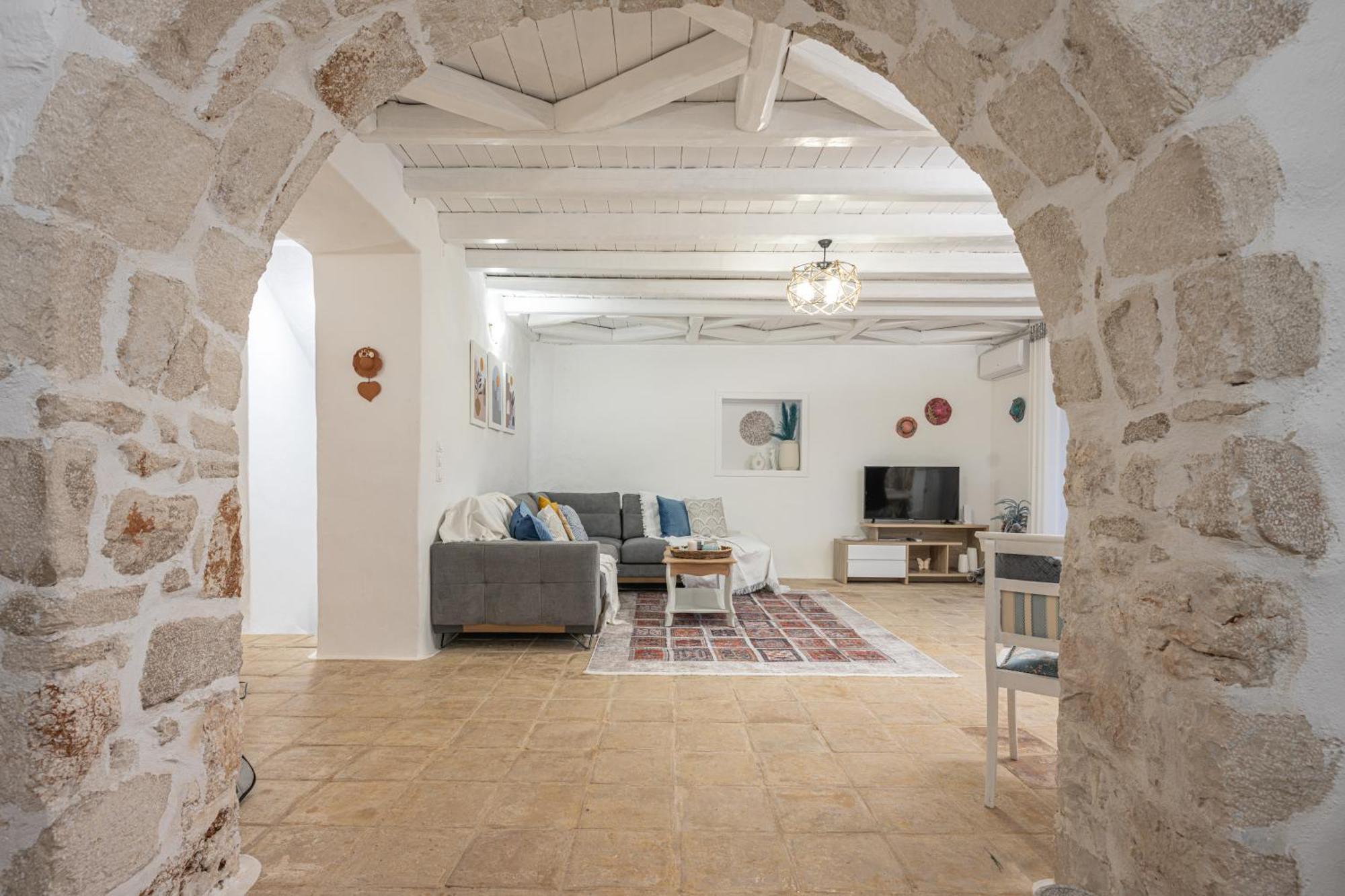 Louiza - Luxury Stone