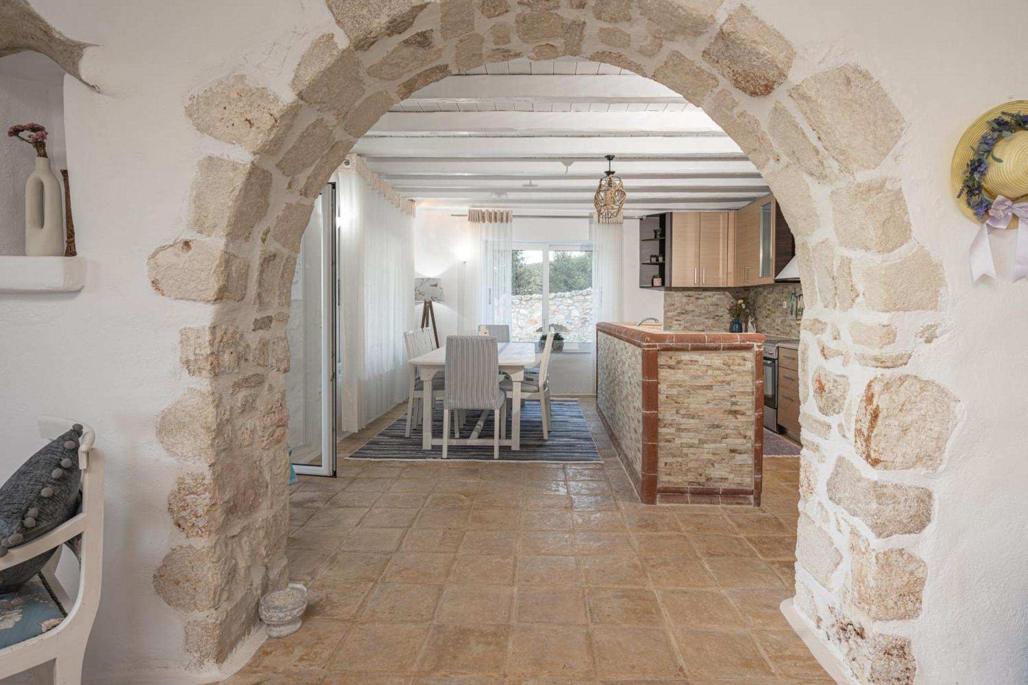 Louiza - Luxury Stone