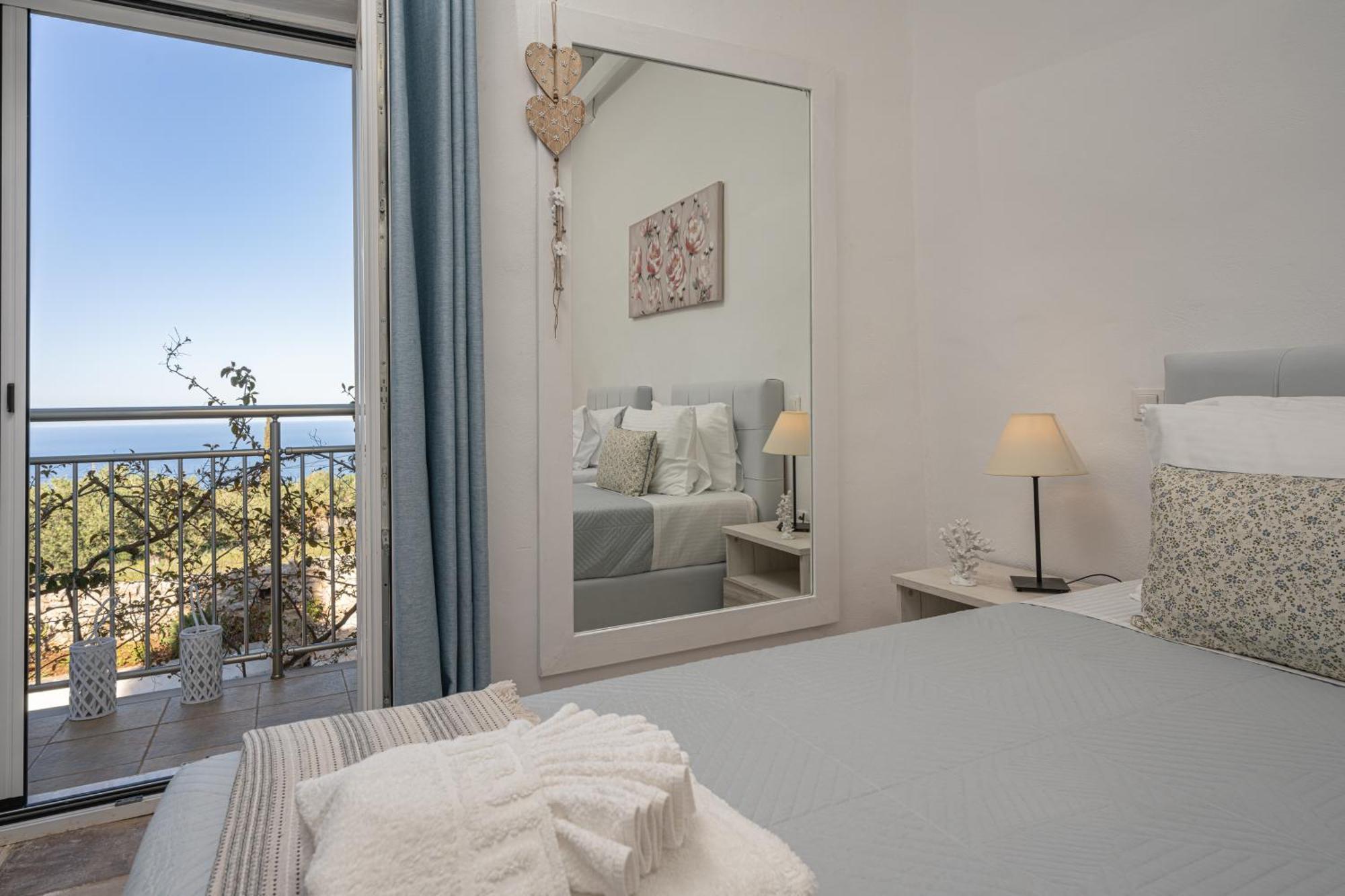 Villa Louiza - Luxury Stone Volimes