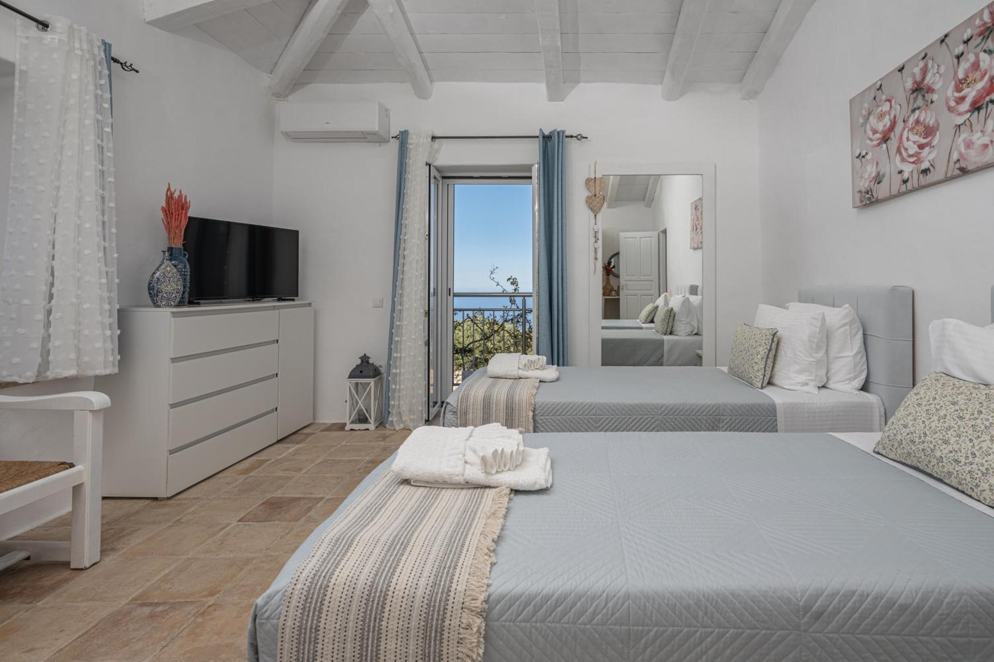 Louiza - Luxury Stone Villa Volimes