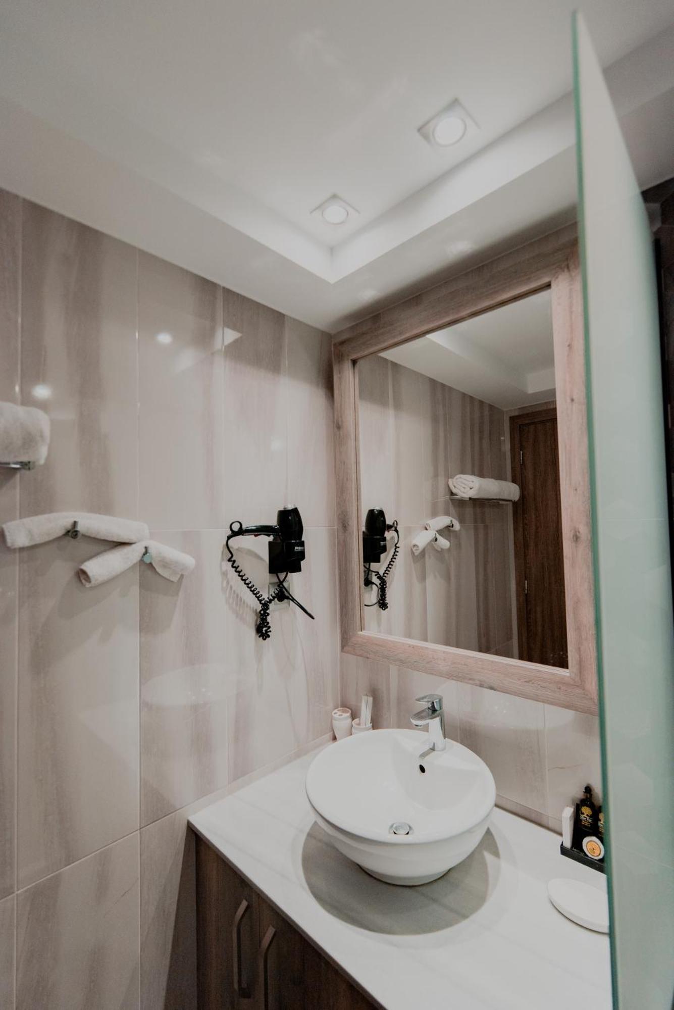 Akron Luxury Holidays Hotel