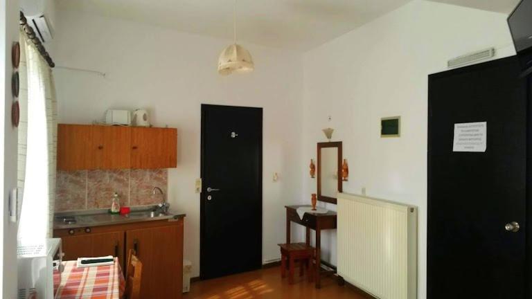 Apartment Kostas - ενοικιαζόμενα με κουζινάκι Myrina