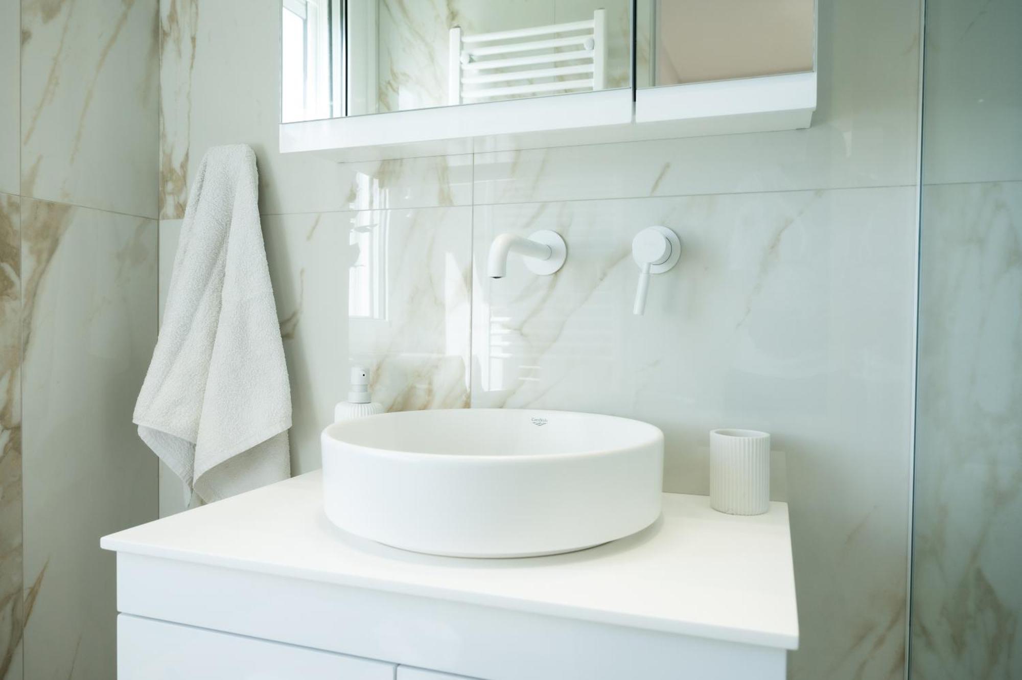 Luxury -athens Airport Villa *