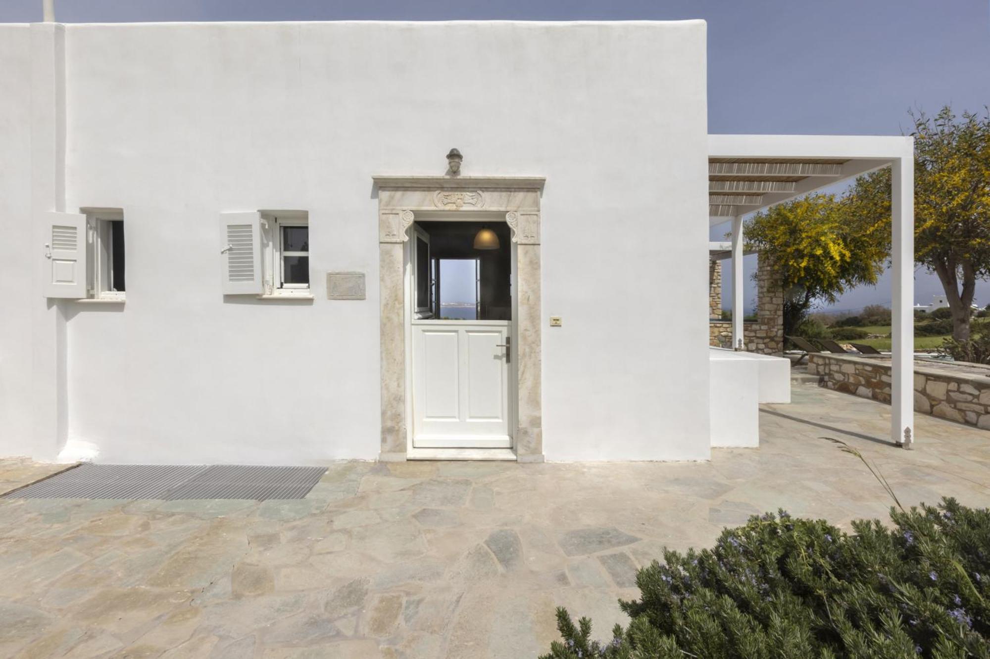Villa Alkyoni - Beautiful 8-person Family With Great Views