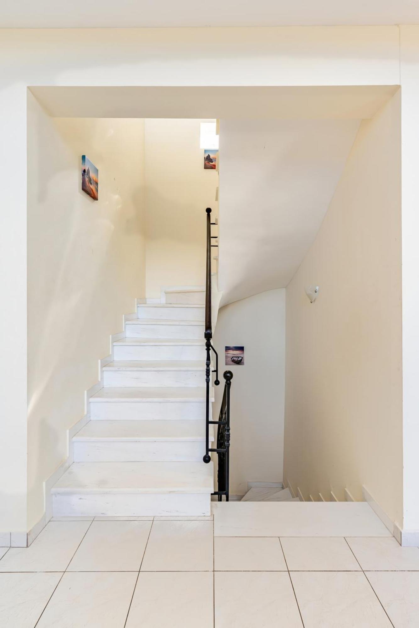 Wonderful In Chania With Private Pool, Panoramic Sea Views & Spacious Interiors * Agios Onoufrios