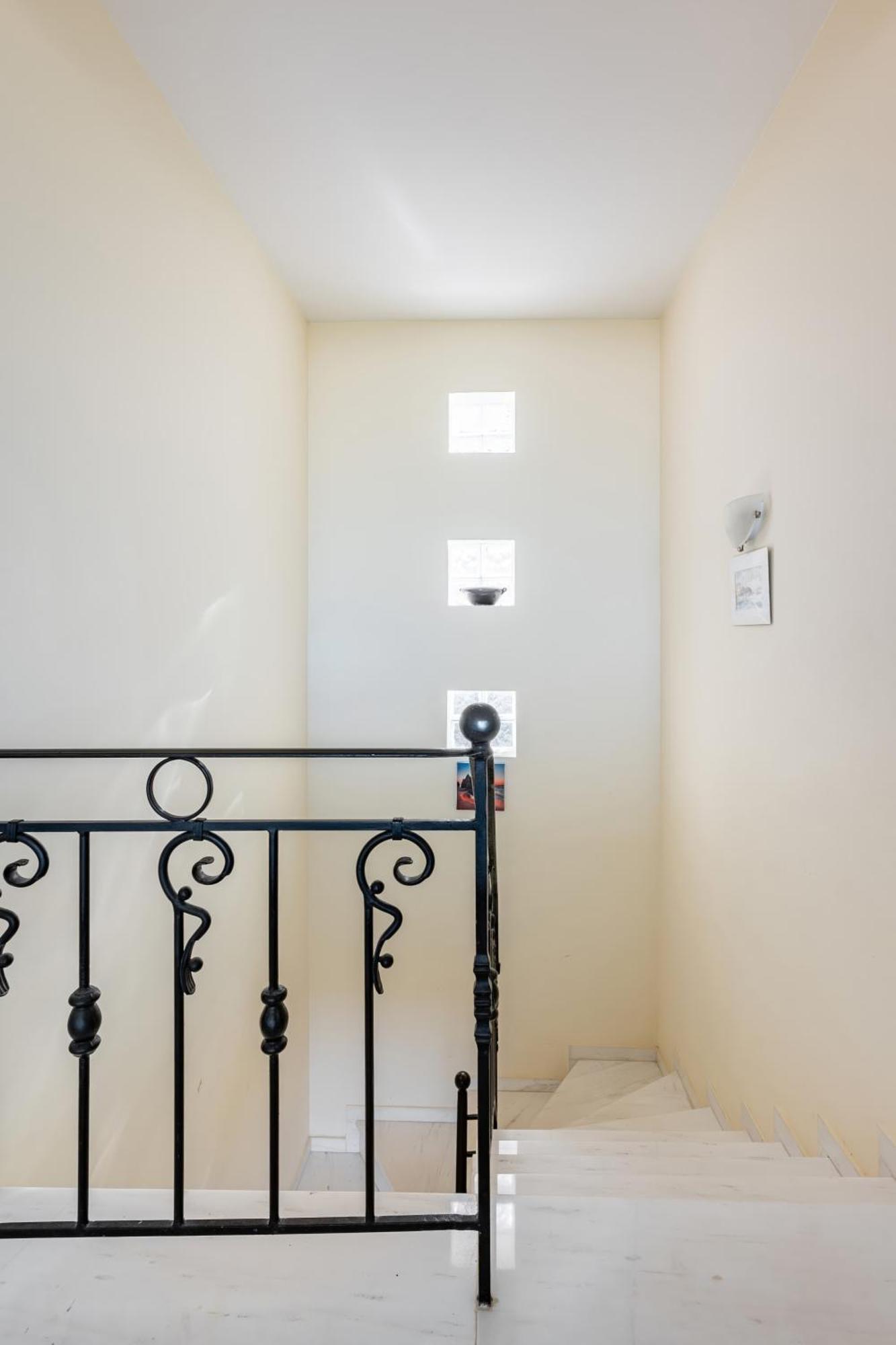 Villa Wonderful In Chania With Private Pool, Panoramic Sea Views & Spacious Interiors Agios Onoufrios