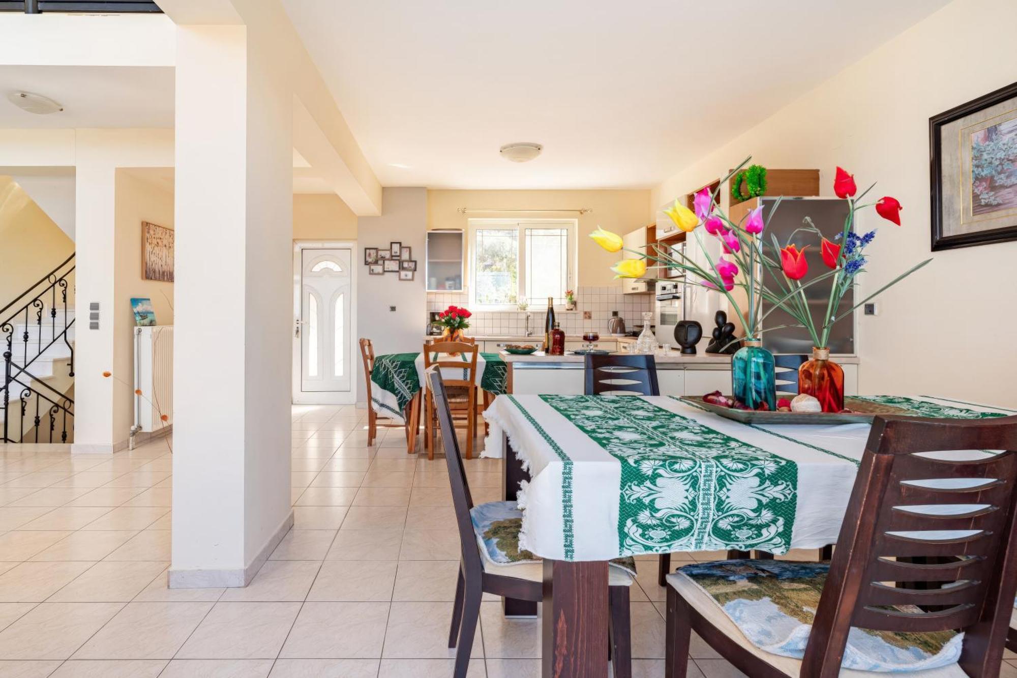 Villa Wonderful In Chania With Private Pool, Panoramic Sea Views & Spacious Interiors *