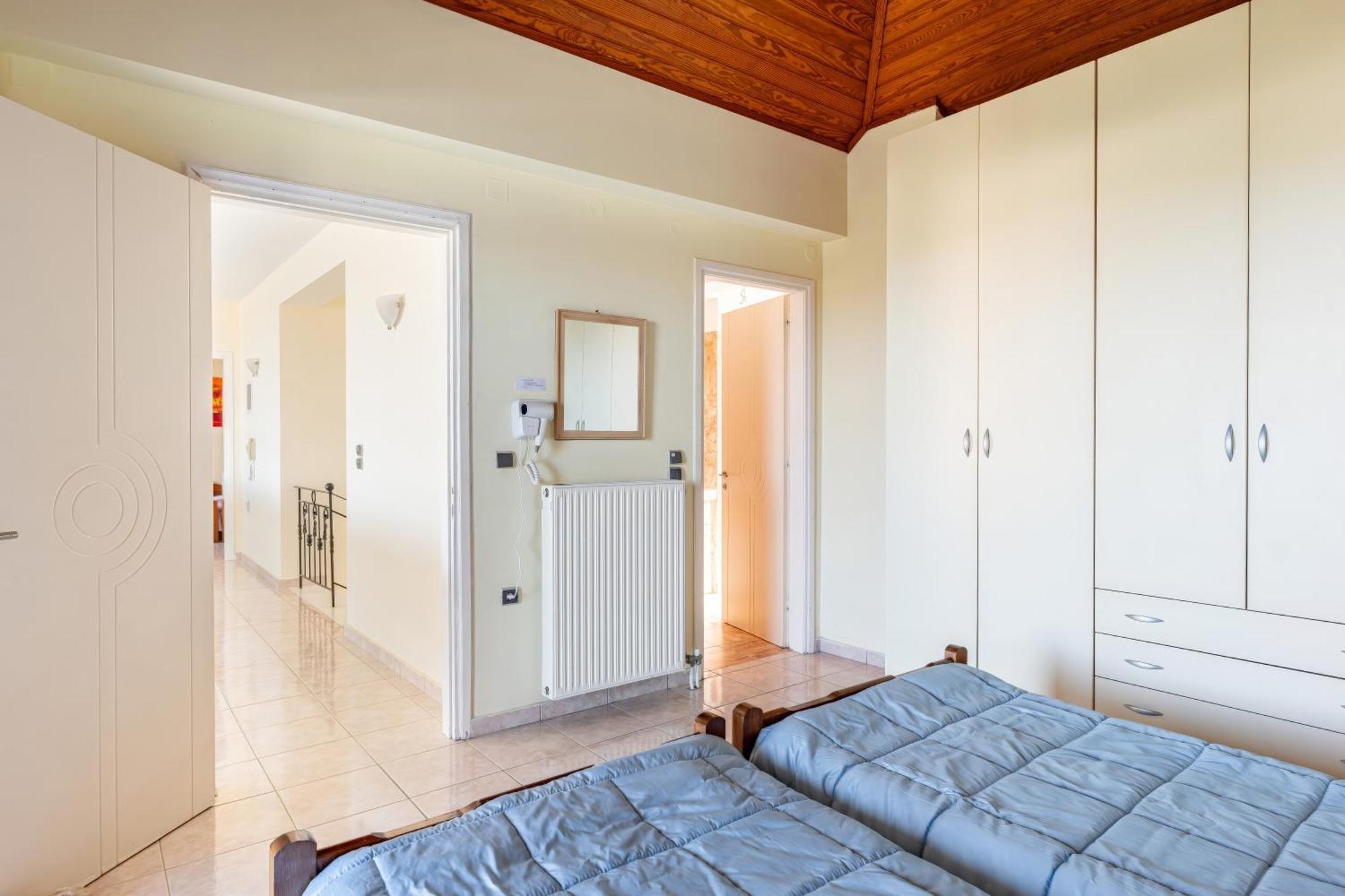 Wonderful In Chania With Private Pool, Panoramic Sea Views & Spacious Interiors Villa *