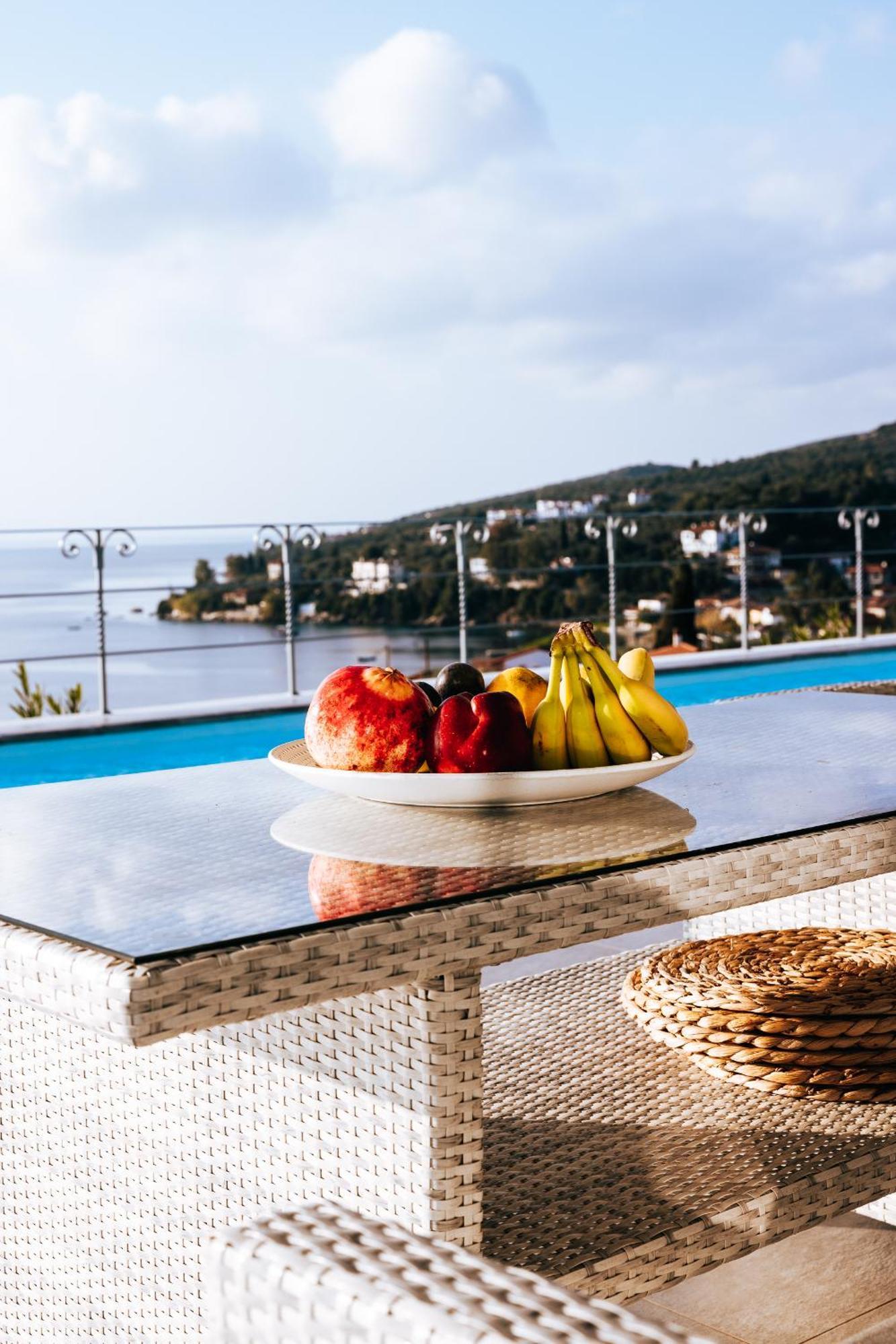Luxury La (adults Only) Chorto