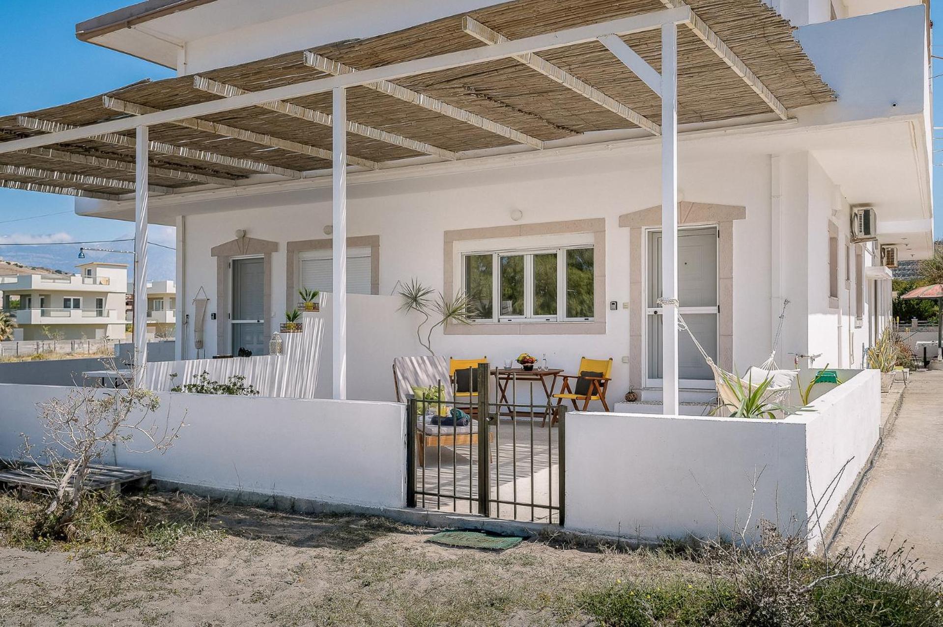 Paximadia - Front Apartment Kalamaki (Heraklion)