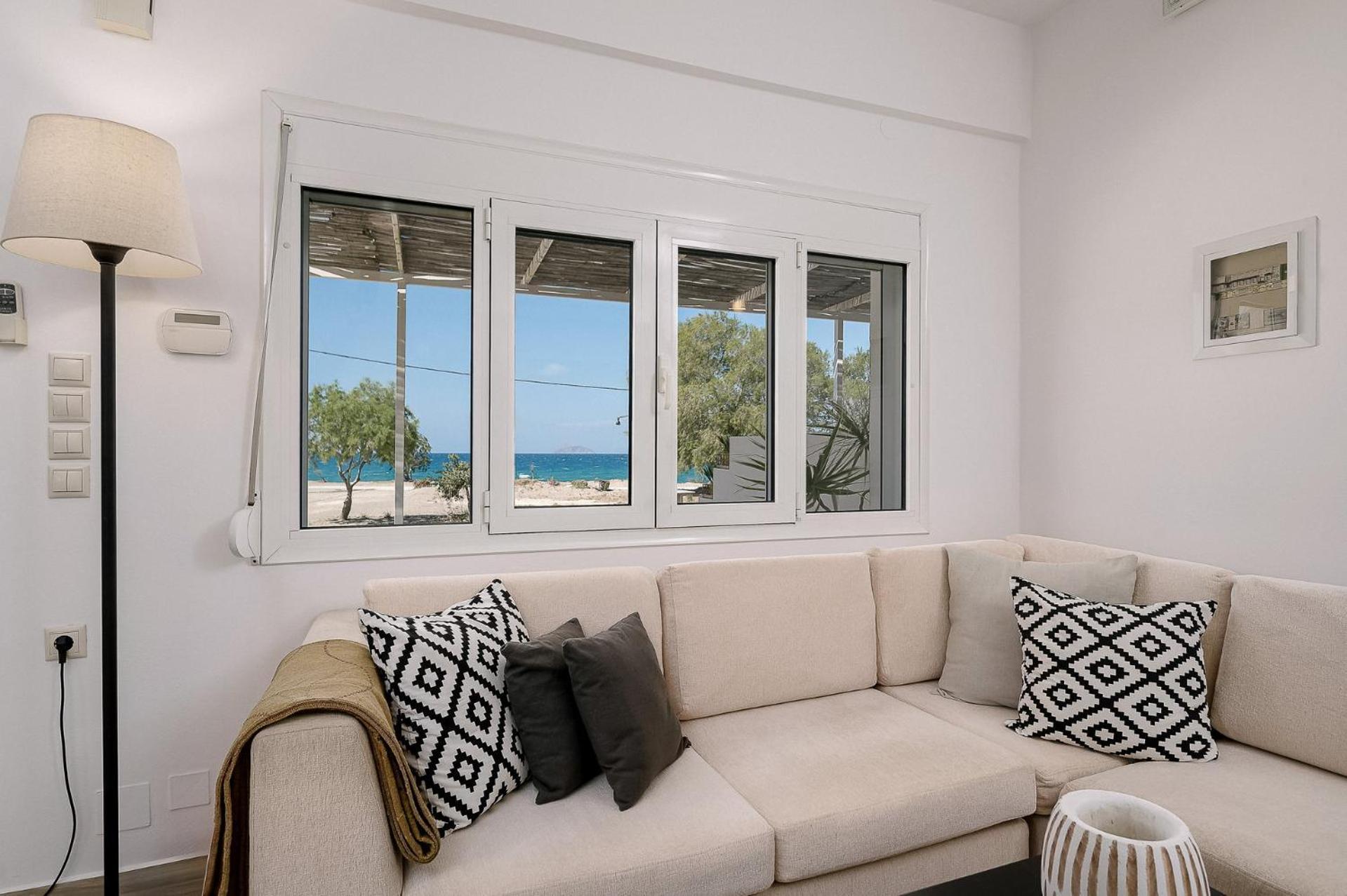Paximadia - Front Apartment *