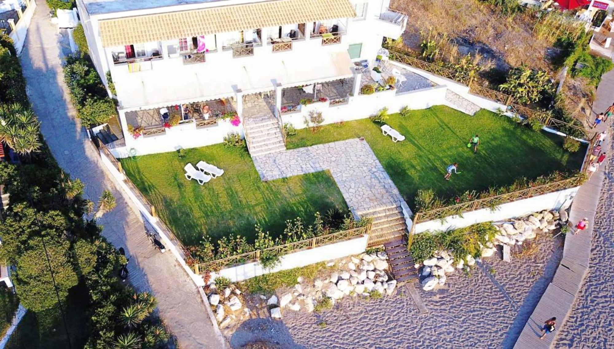 Apartment Beachfront Loft - Agios Gordios, Corfu *