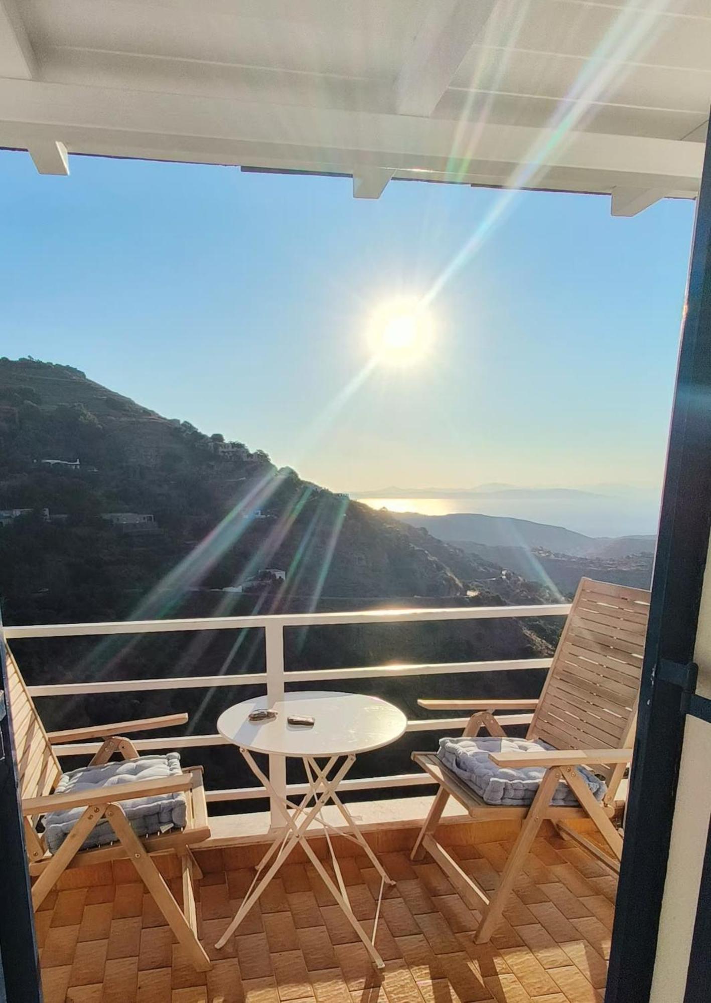Enjoy Sunset From A Wonderful Traditional Studio-melina Apartment Ioulis
