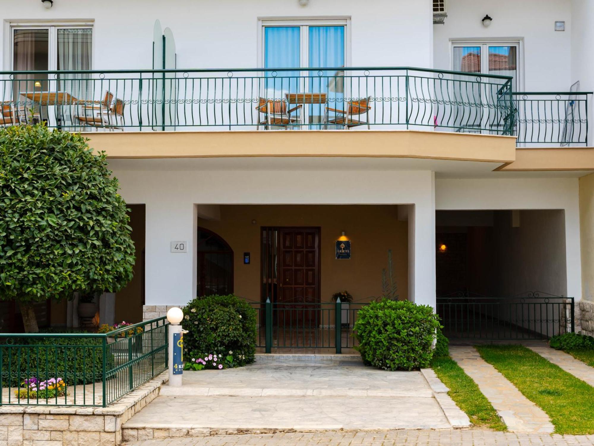 Apartment 4keys House 3 *