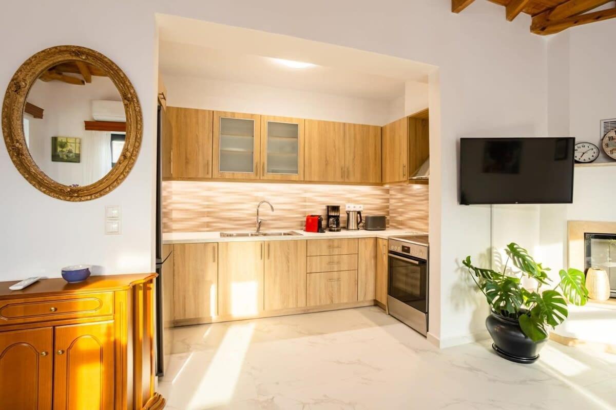 Mani Stone Built A Breath Away To The Sea Apartment *