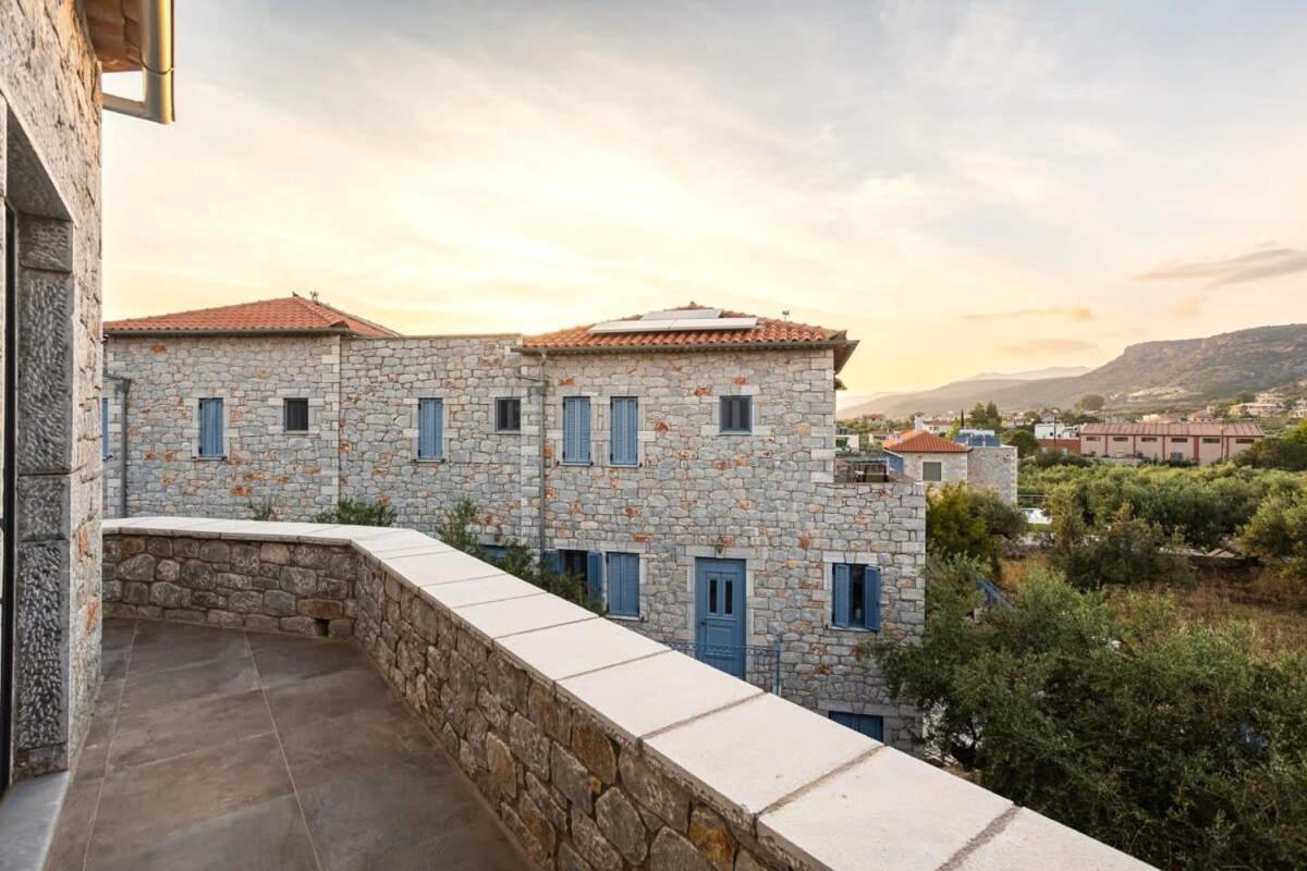 Apartment Mani Stone Built A Breath Away To The Sea Stoupa