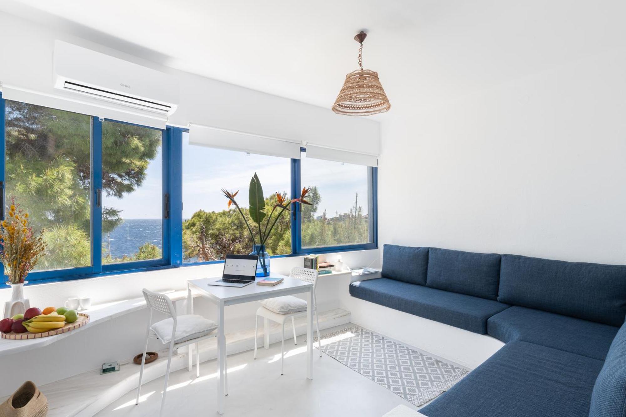 Renovated Seaside In Sounio Apartment