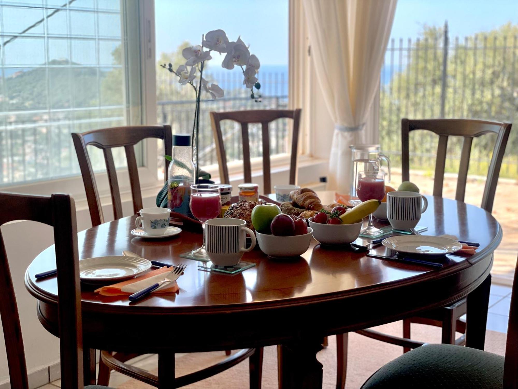 Eagles Nest Athenian Riviera In Aghia Marina Near Lagonisi, Next To The Close To Athens Airport Holiday home