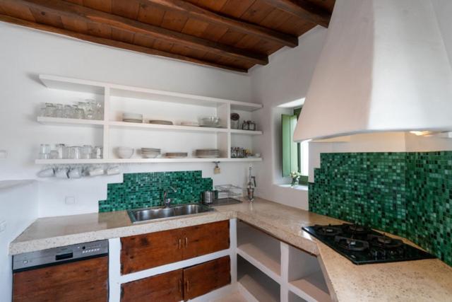 Apartment Irilia, Private Pool With Unrestricted Sea View