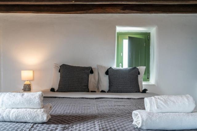 Irilia, Private Pool With Unrestricted Sea View Apartment *