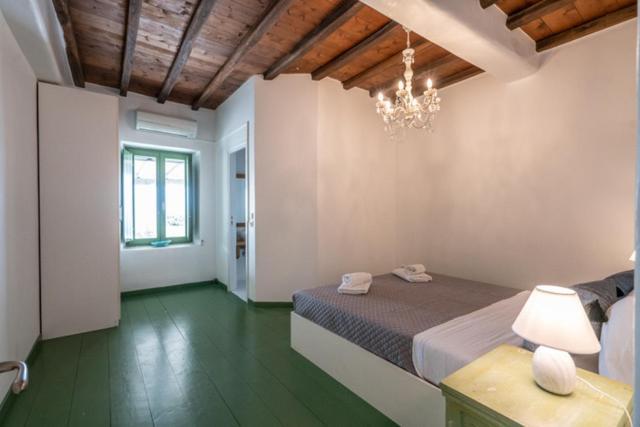 Irilia, Private Pool With Unrestricted Sea View Apartment *