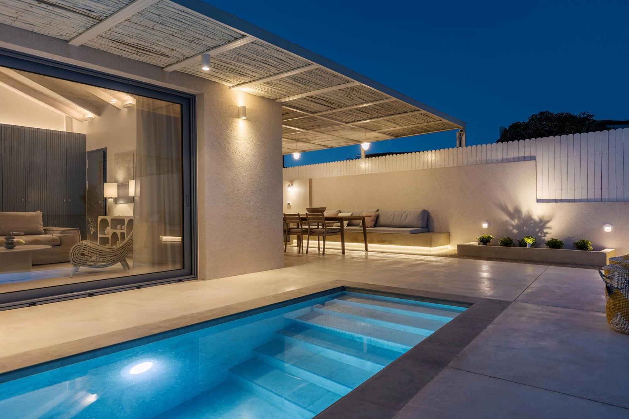 Salty Angel Sea Front Villa *