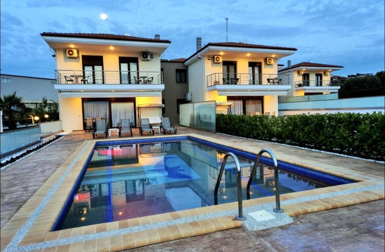Villas Hanioti Villa *