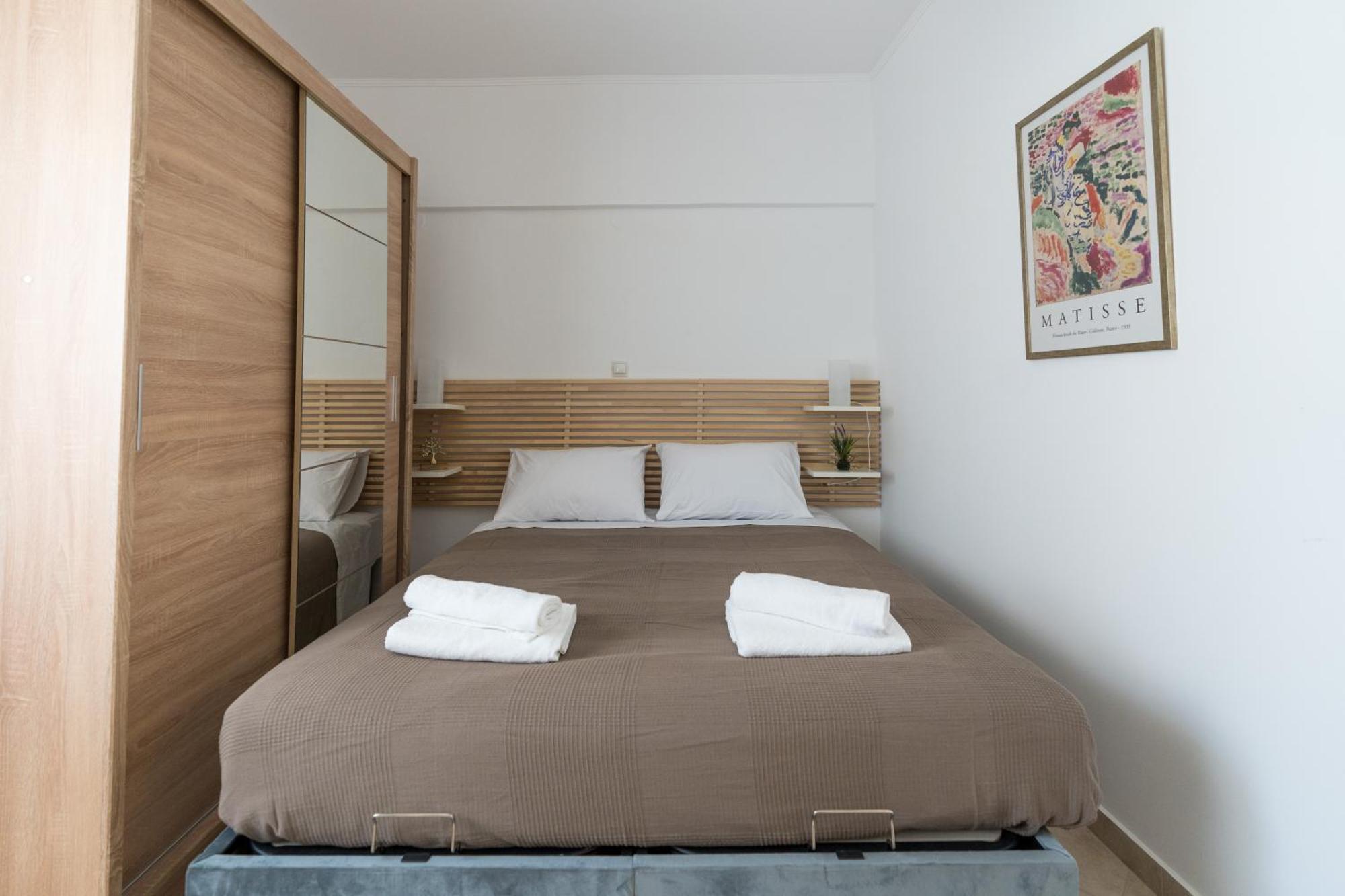 Platon Apartment *
