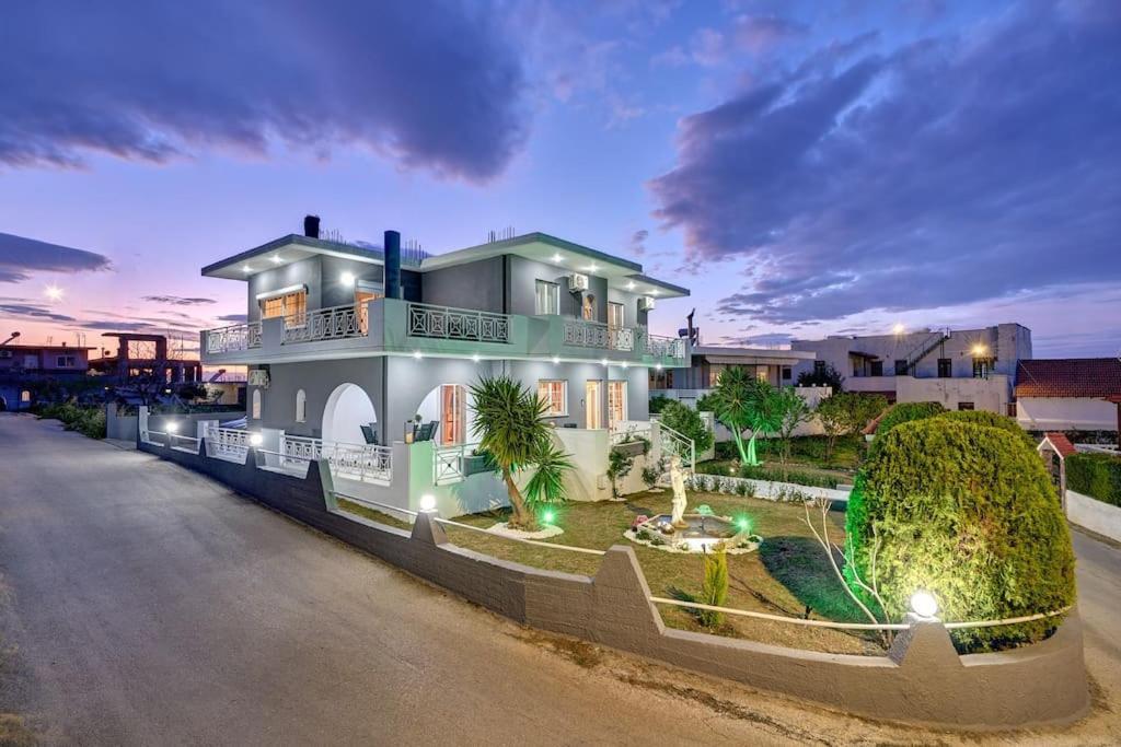 Chrysanthi Luxury In Salakos, With Pool & Jacuzzi, Near Villa