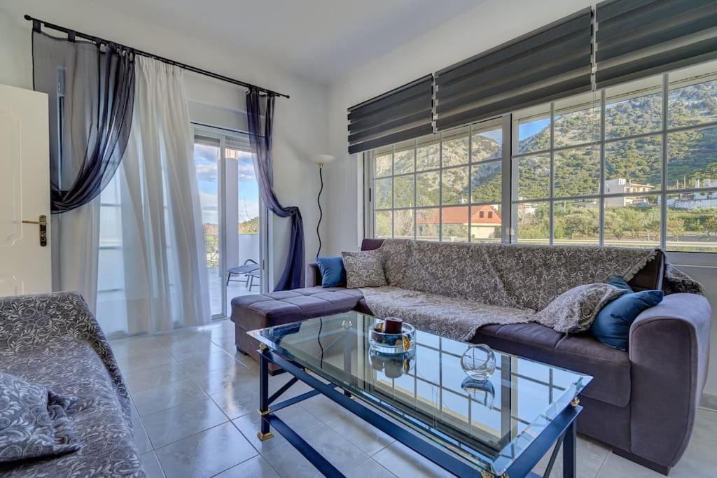 Chrysanthi Luxury In Salakos, With Pool & Jacuzzi, Near Salakos