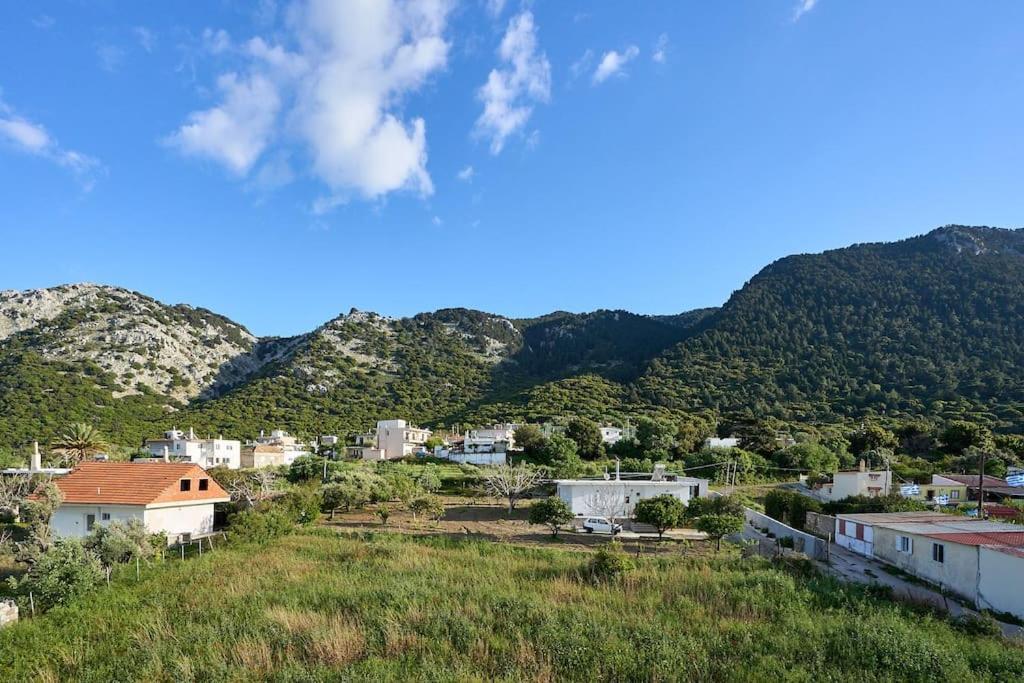 Chrysanthi Luxury In Salakos, With Pool & Jacuzzi, Near * Salakos