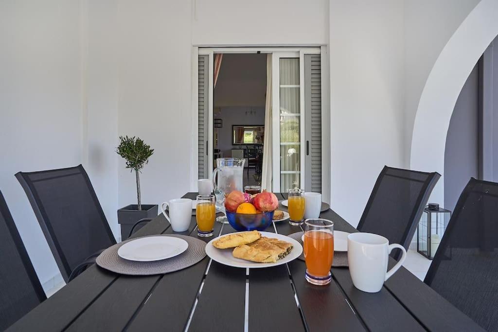 Chrysanthi Luxury In Salakos, With Pool & Jacuzzi, Near *