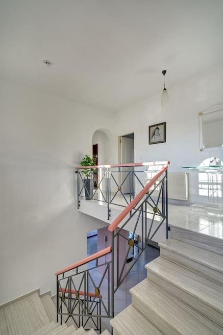 Villa Chrysanthi Luxury In Salakos, With Pool & Jacuzzi, Near