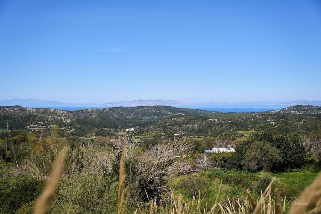 Villa Chrysanthi Luxury In Salakos, With Pool & Jacuzzi, Near