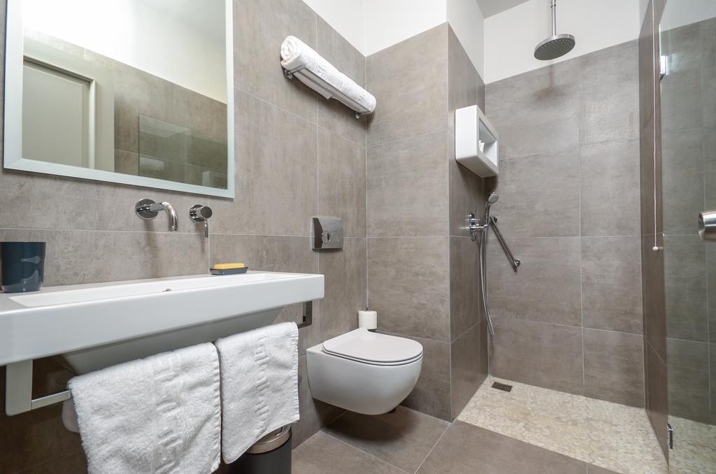 Grotta Hotel 2*