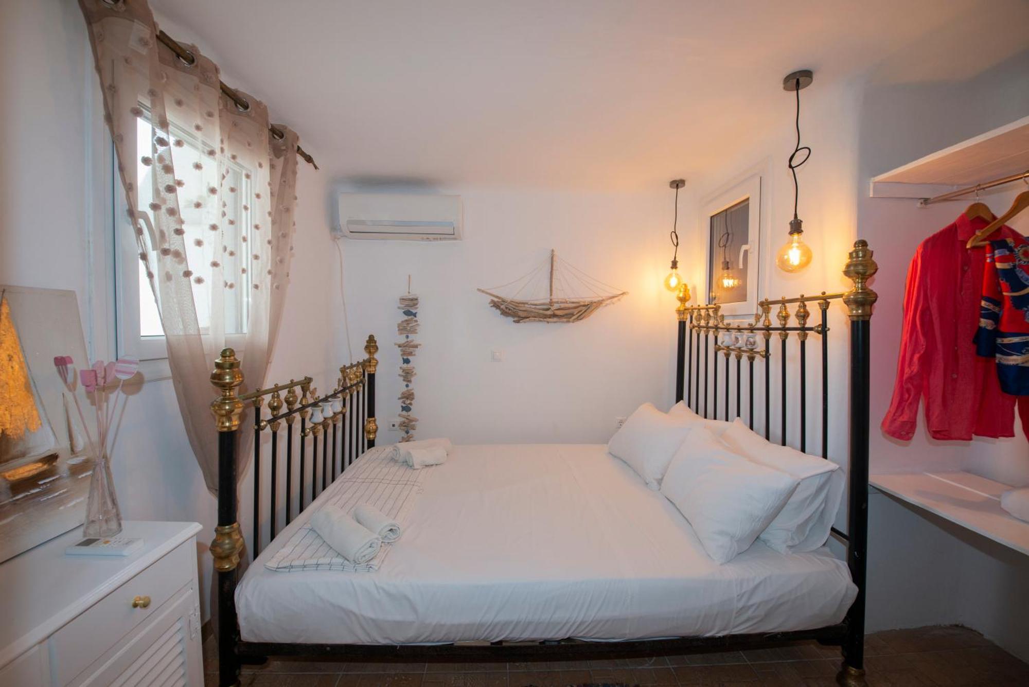 Seaview Mesonette With Private Hot Tub Holiday home Mykonos Town