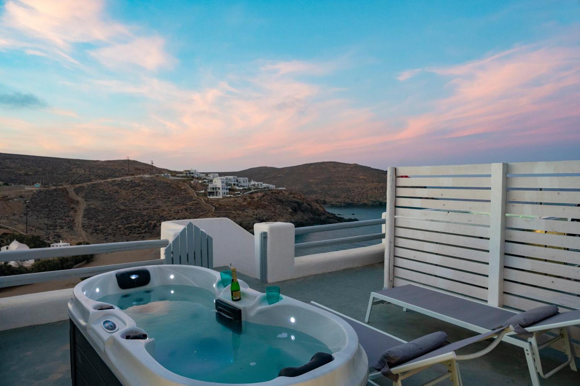 Seaview Mesonette With Private Hot Tub Holiday home