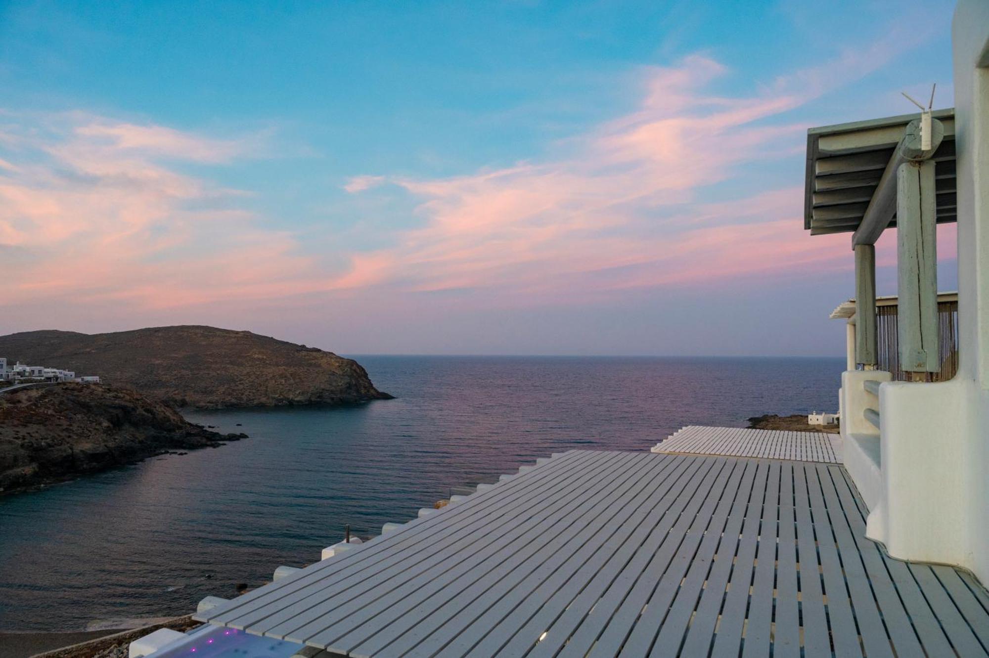 Seaview Mesonette With Private Hot Tub Holiday home