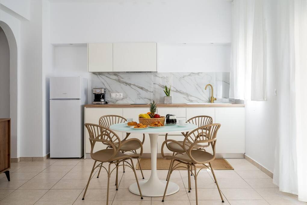 Coastal Key 9 Apartment